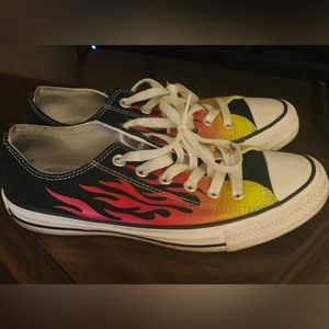 Flame print converse, size 8